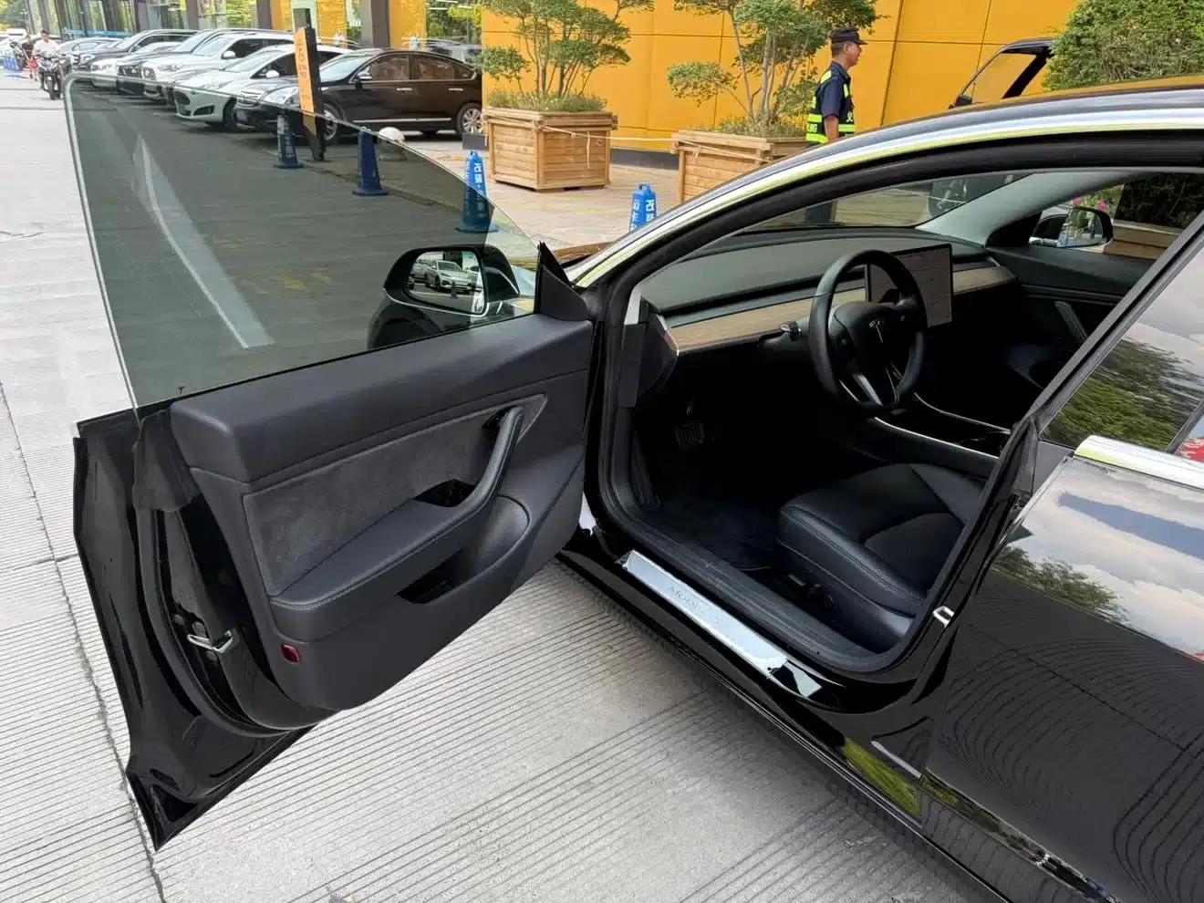 Imported 2019 Model 3 Long Range Rear-Wheel Drive — миниатюра 16