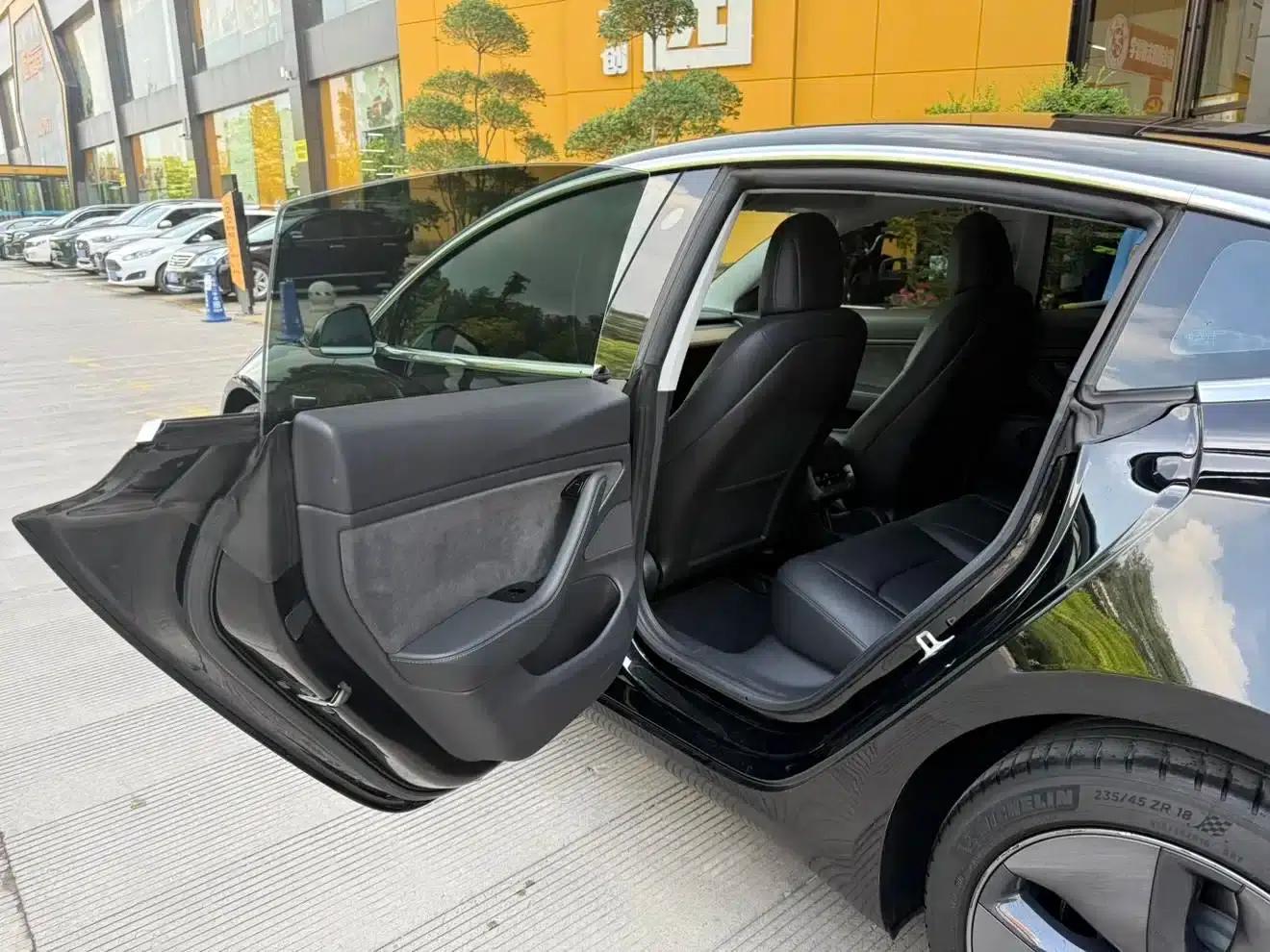 Imported 2019 Model 3 Long Range Rear-Wheel Drive — миниатюра 17