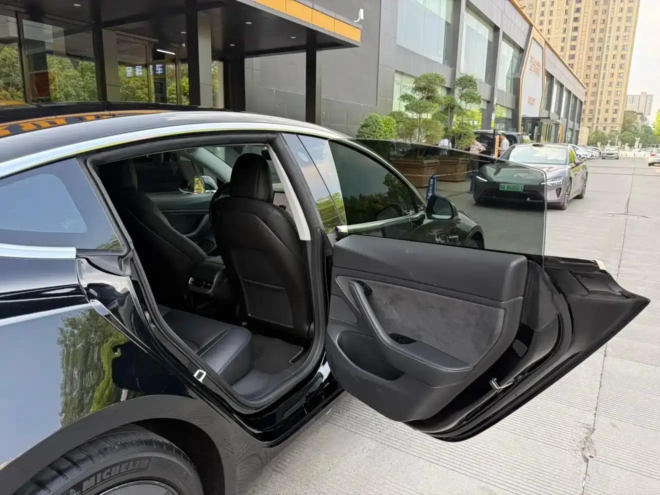 Imported 2019 Model 3 Long Range Rear-Wheel Drive — миниатюра 21