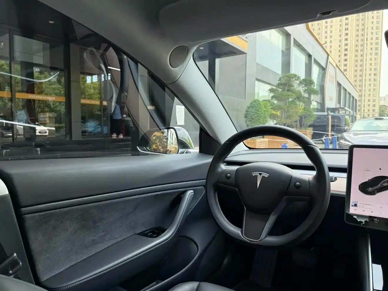 Imported 2019 Model 3 Long Range Rear-Wheel Drive — миниатюра 23