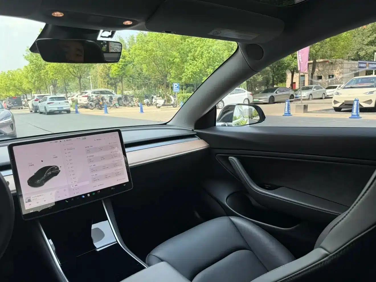 Imported 2019 Model 3 Long Range Rear-Wheel Drive — миниатюра 25