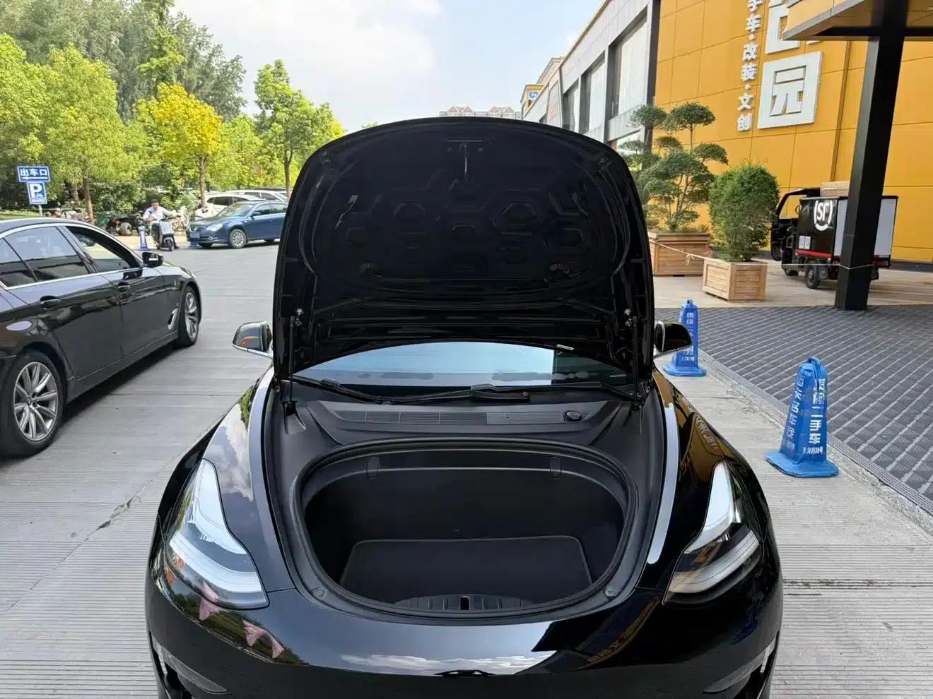 Imported 2019 Model 3 Long Range Rear-Wheel Drive — миниатюра 30
