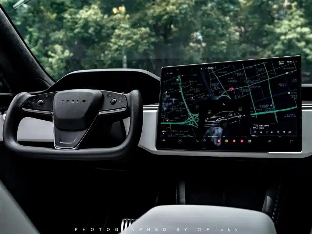 2023 Model S Tri-Motor All-Wheel Drive Plaid Edition — миниатюра 7