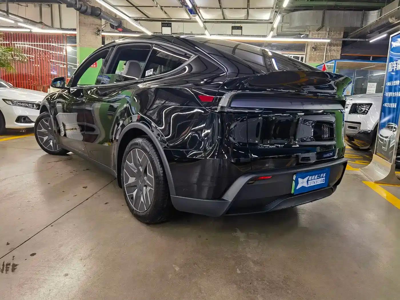 Model Y L 2025 Long Range All-Wheel Drive — миниатюра 4
