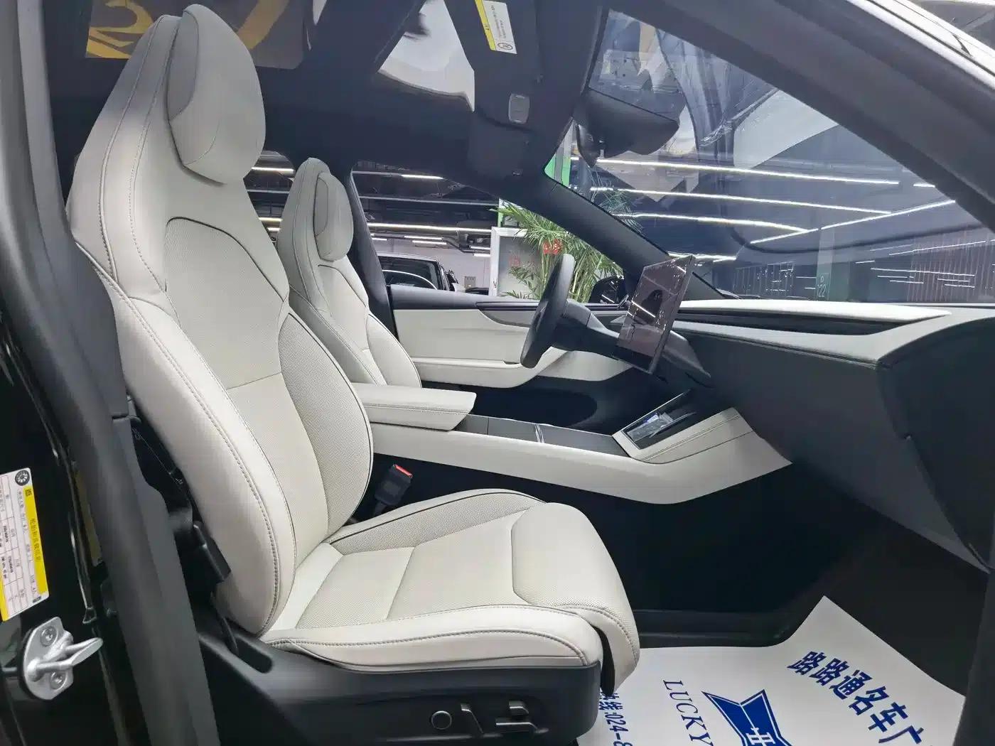 Model Y L 2025 Long Range All-Wheel Drive — миниатюра 8