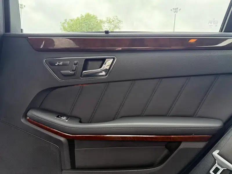 2012 Mercedes-Benz E-Class E 200 L CGI Elegance — миниатюра 14