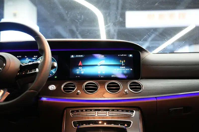Mercedes-Benz E-Class 2021 Facelift E 300 L Premium Sport Sedan — миниатюра 14