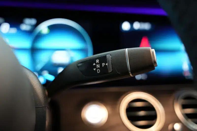 Mercedes-Benz E-Class 2021 Facelift E 300 L Premium Sport Sedan — миниатюра 17