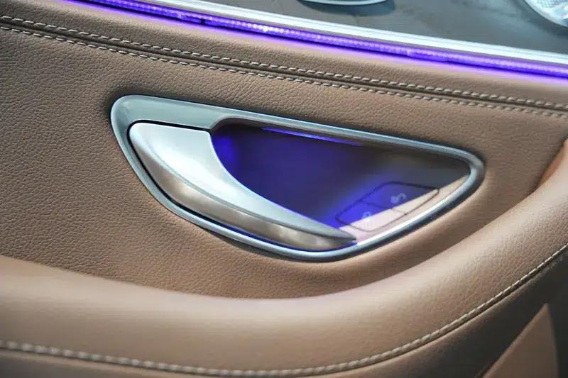 Mercedes-Benz E-Class 2021 Facelift E 300 L Premium Sport Sedan — миниатюра 29