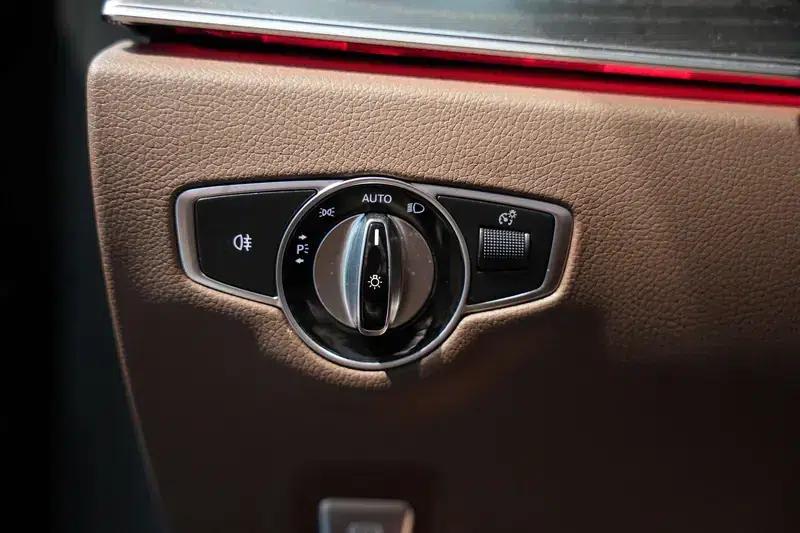 Mercedes-Benz E-Class 2020 Facelift E 300 L Sport Style — миниатюра 22