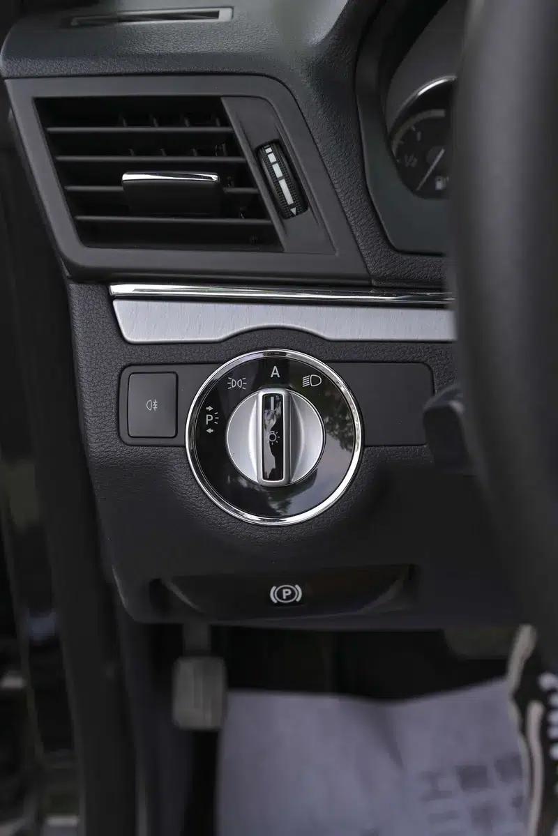 Mercedes-Benz E-Class (Imported) 2010 E 350 Convertible — миниатюра 32