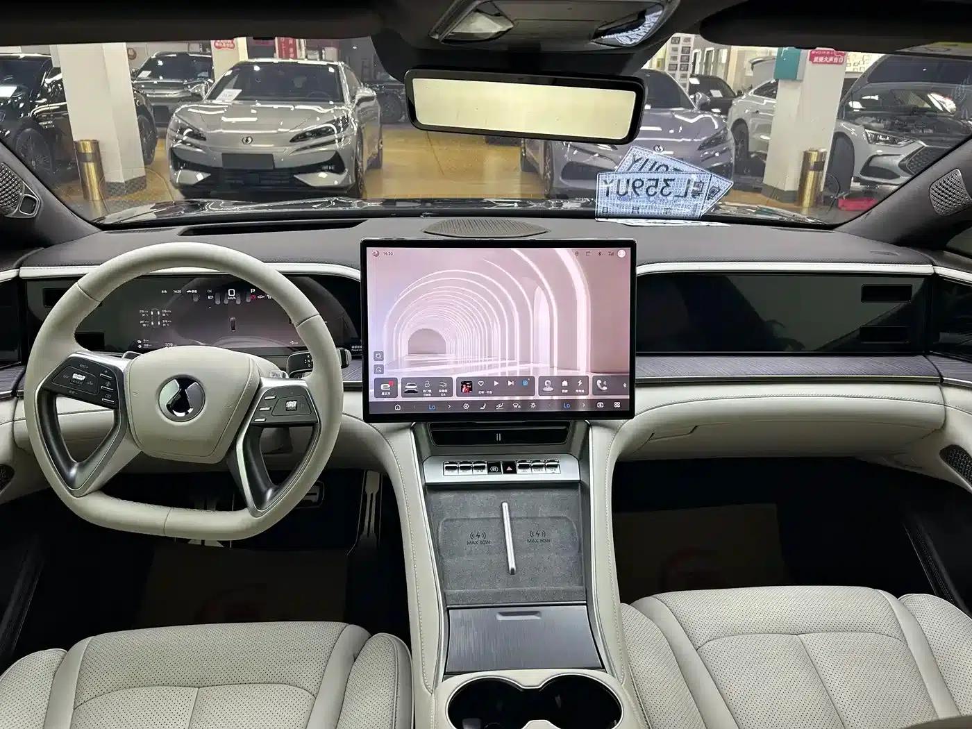Denza Z9 2024 Model 1100km AWD Max Edition — миниатюра 7