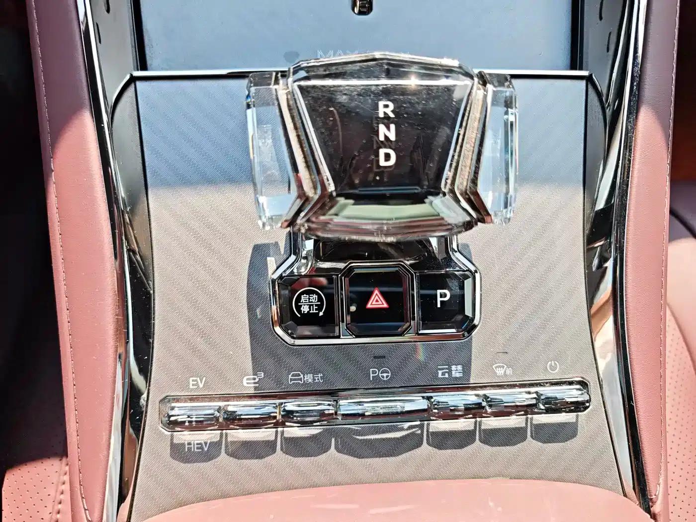 Denza Z9 GT 2024 1100 AWD Ultra Edition — миниатюра 17