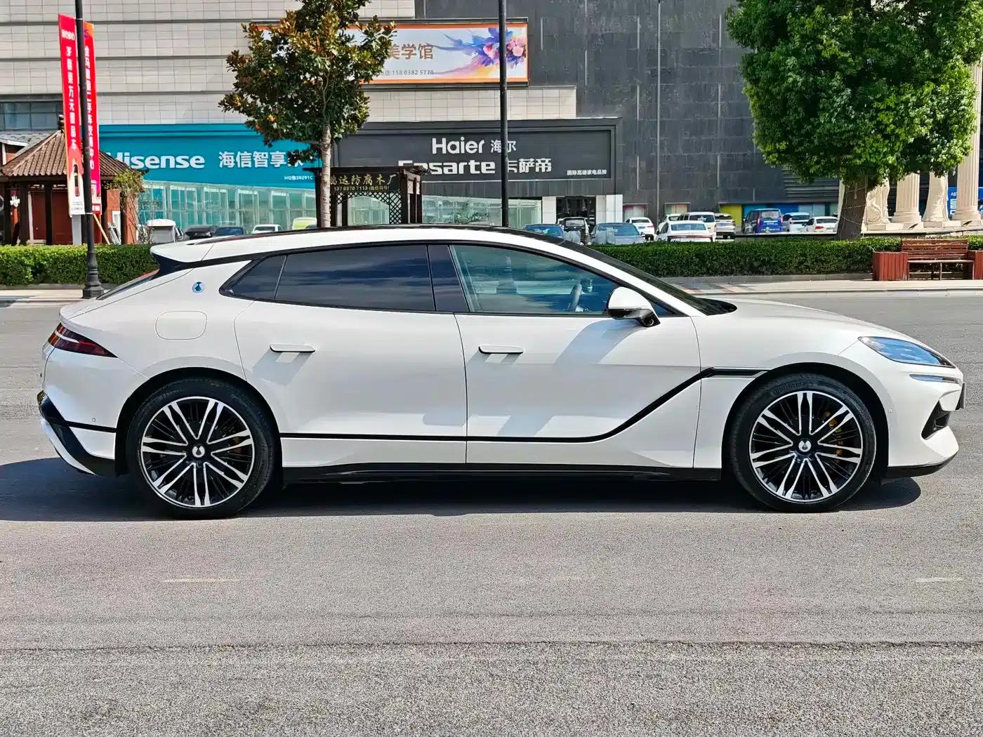 Denza Z9 GT 2024 1100 AWD Ultra Edition — миниатюра 4