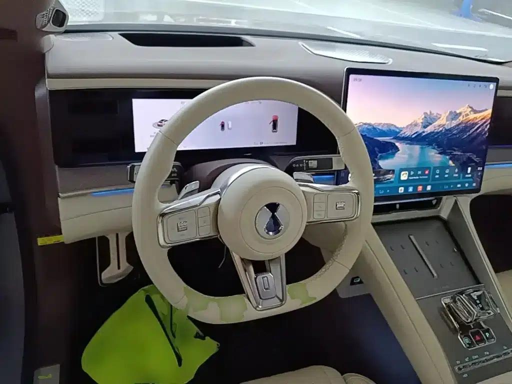Denza Z9 GT 2024 1100 AWD Max Edition — миниатюра 11
