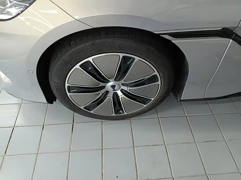Denza Z9 GT 2024 1100 AWD Max Edition — миниатюра 23