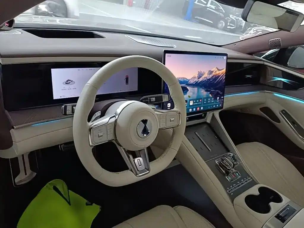 Denza Z9 GT 2024 1100 AWD Max Edition — миниатюра 10