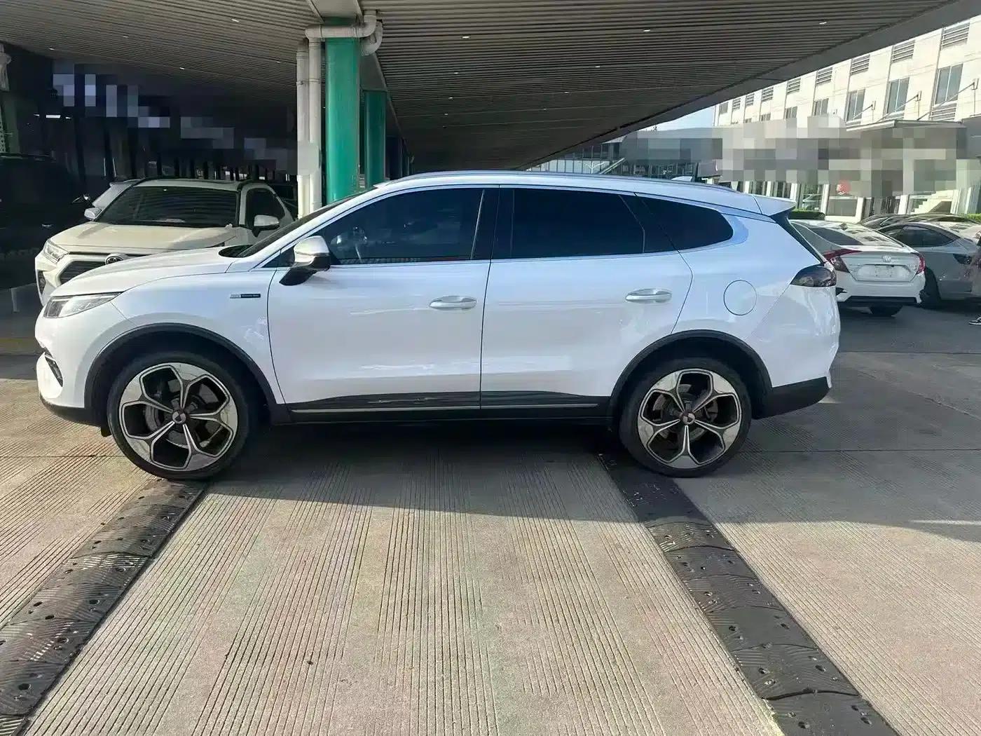 Denza X 2020 PHEV Flagship Edition — миниатюра 7