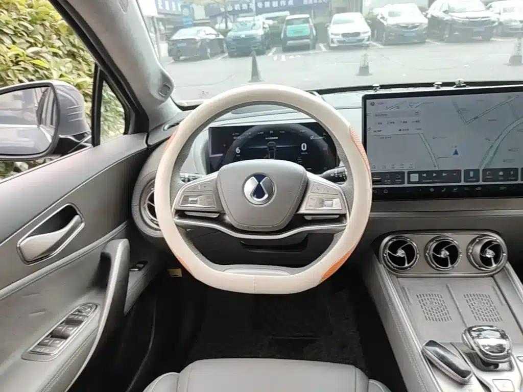 Denza N8 2023 All-Wheel Drive Super Hybrid Flagship Seven-Seat Edition — миниатюра 11