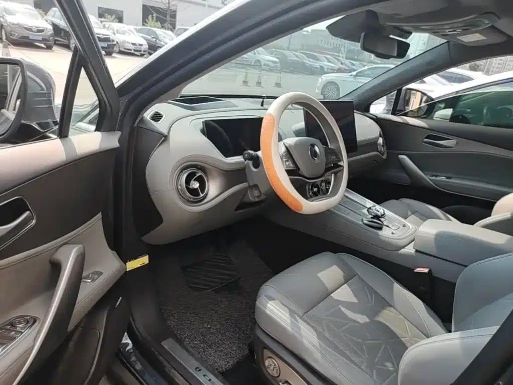 Denza N8 2023 All-Wheel Drive Super Hybrid Flagship Seven-Seat Edition — миниатюра 15