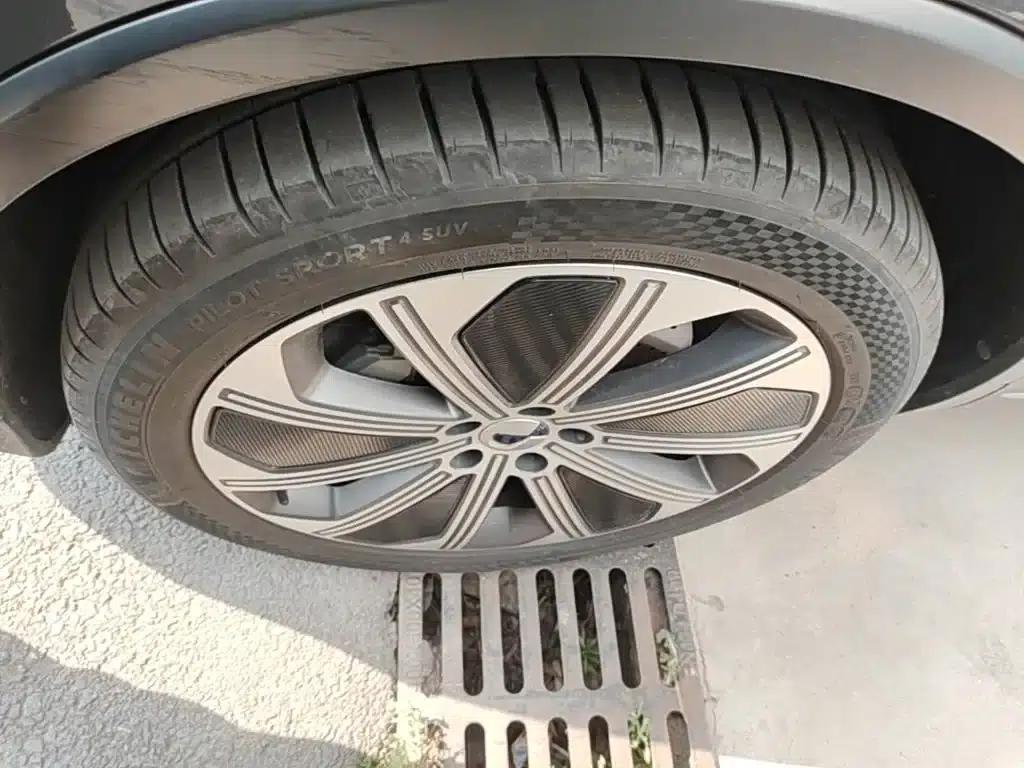 Denza N8 2023 All-Wheel Drive Super Hybrid Flagship Seven-Seat Edition — миниатюра 23