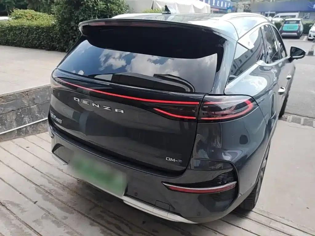 Denza N8 2023 All-Wheel Drive Super Hybrid Flagship Seven-Seat Edition — миниатюра 7