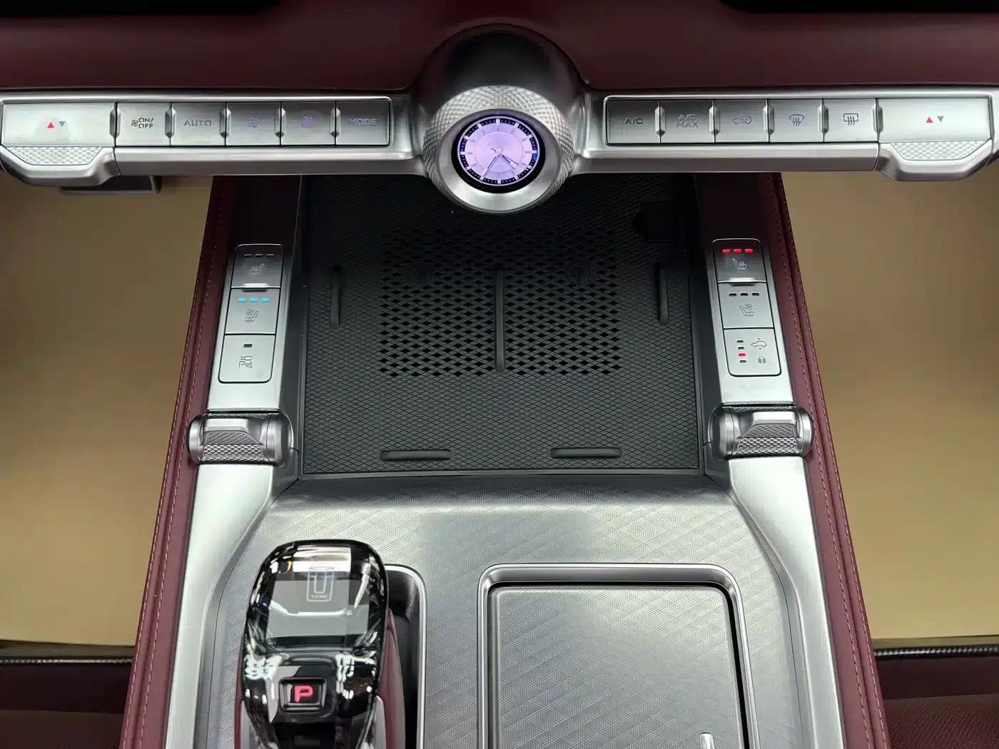 Tank 700 New Energy 2024 Hi4-T Extreme Edition — миниатюра 32