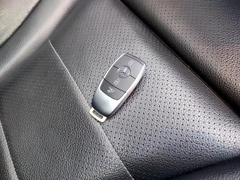 2020 Mercedes-Benz GLC 260 L 4MATIC Luxury — миниатюра 11