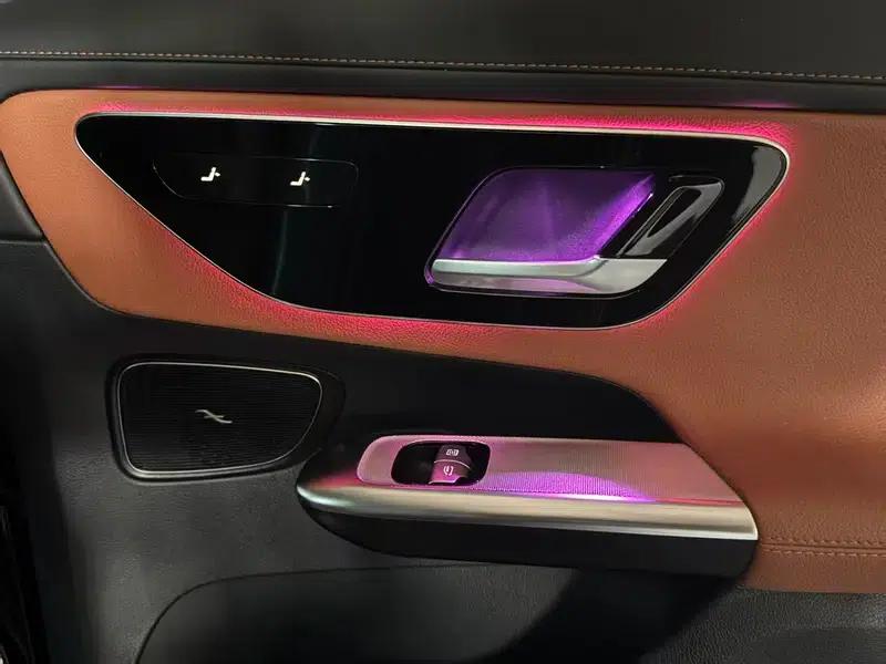 2024 Mercedes-Benz GLC 300 L 4MATIC Dynamic 5-seater — миниатюра 10