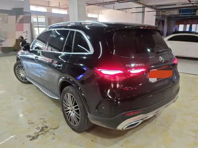 2024 Mercedes-Benz GLC 300 L 4MATIC Dynamic 5-seater — миниатюра 3