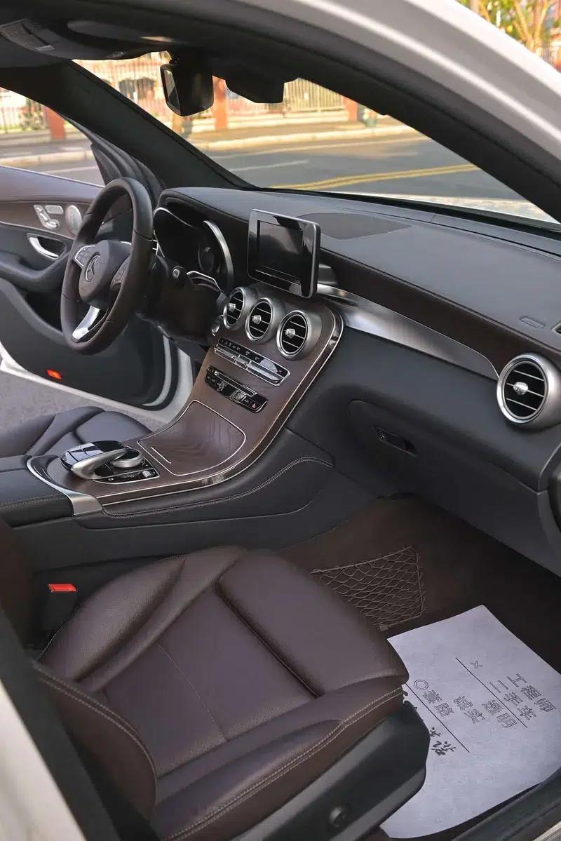 2016 Mercedes-Benz GLC 300 4MATIC Dynamic — миниатюра 11