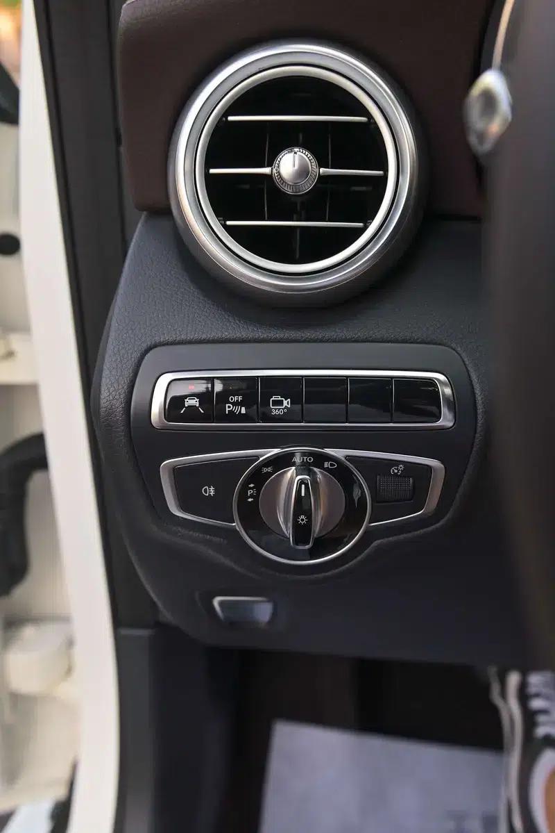2016 Mercedes-Benz GLC 300 4MATIC Dynamic — миниатюра 14