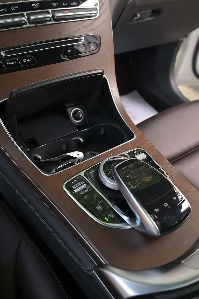 2016 Mercedes-Benz GLC 300 4MATIC Dynamic — миниатюра 32
