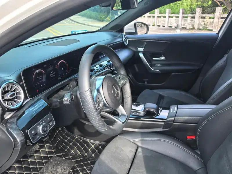 Mercedes-Benz A-Class 2020 Facelift A 200 L Sport Sedan Fashion Model — миниатюра 16