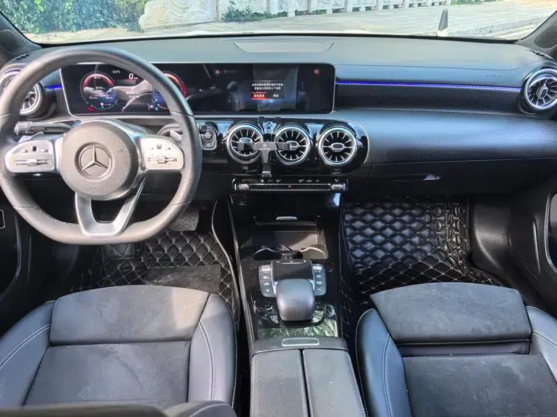 Mercedes-Benz A-Class 2020 Facelift A 200 L Sport Sedan Fashion Model — миниатюра 9