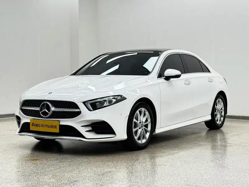 Mercedes-Benz A-Class 2021 A 200 L Sport Sedan Fashion Edition — миниатюра 1