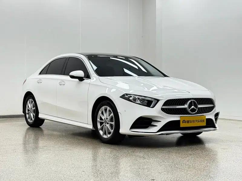 Mercedes-Benz A-Class 2021 A 200 L Sport Sedan Fashion Edition — миниатюра 3