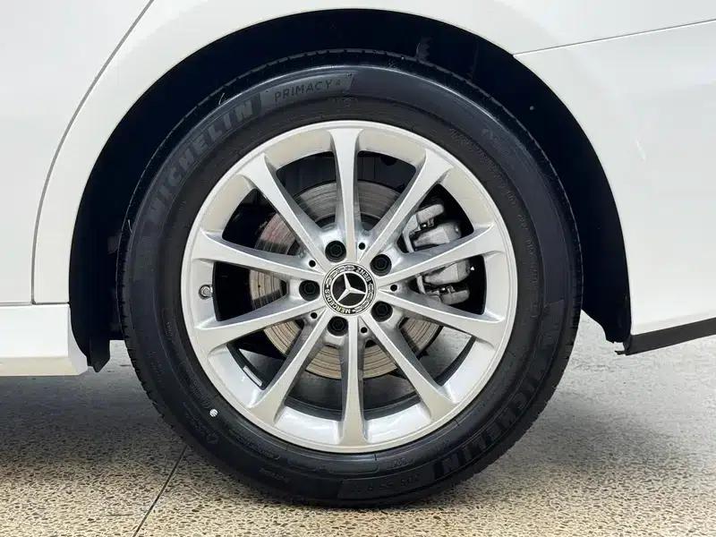 Mercedes-Benz A-Class 2021 A 200 L Sport Sedan Fashion Edition — миниатюра 9
