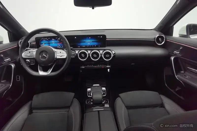 2019 Mercedes-Benz A-Class A 200 L Sport Sedan — миниатюра 14