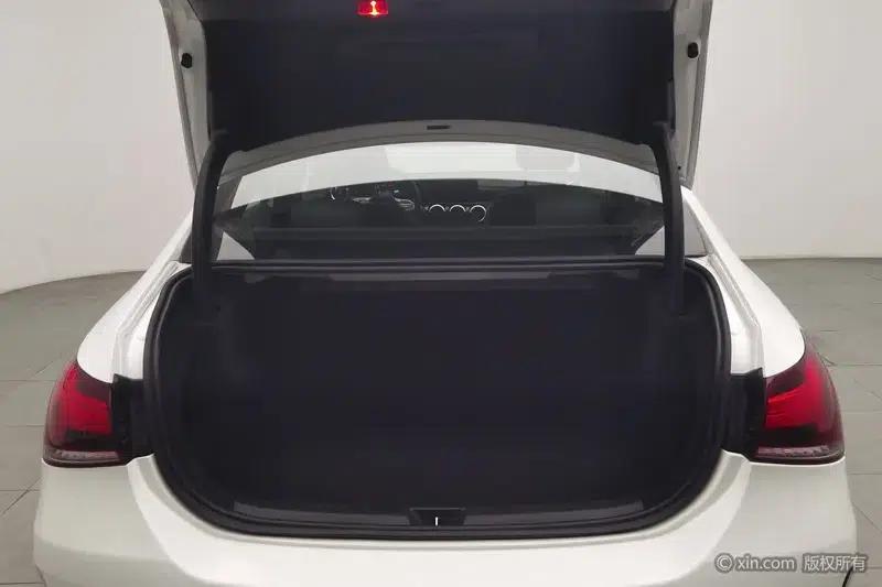 2019 Mercedes-Benz A-Class A 200 L Sport Sedan — миниатюра 24