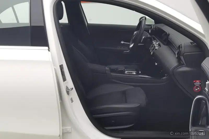 2019 Mercedes-Benz A-Class A 200 L Sport Sedan — миниатюра 9