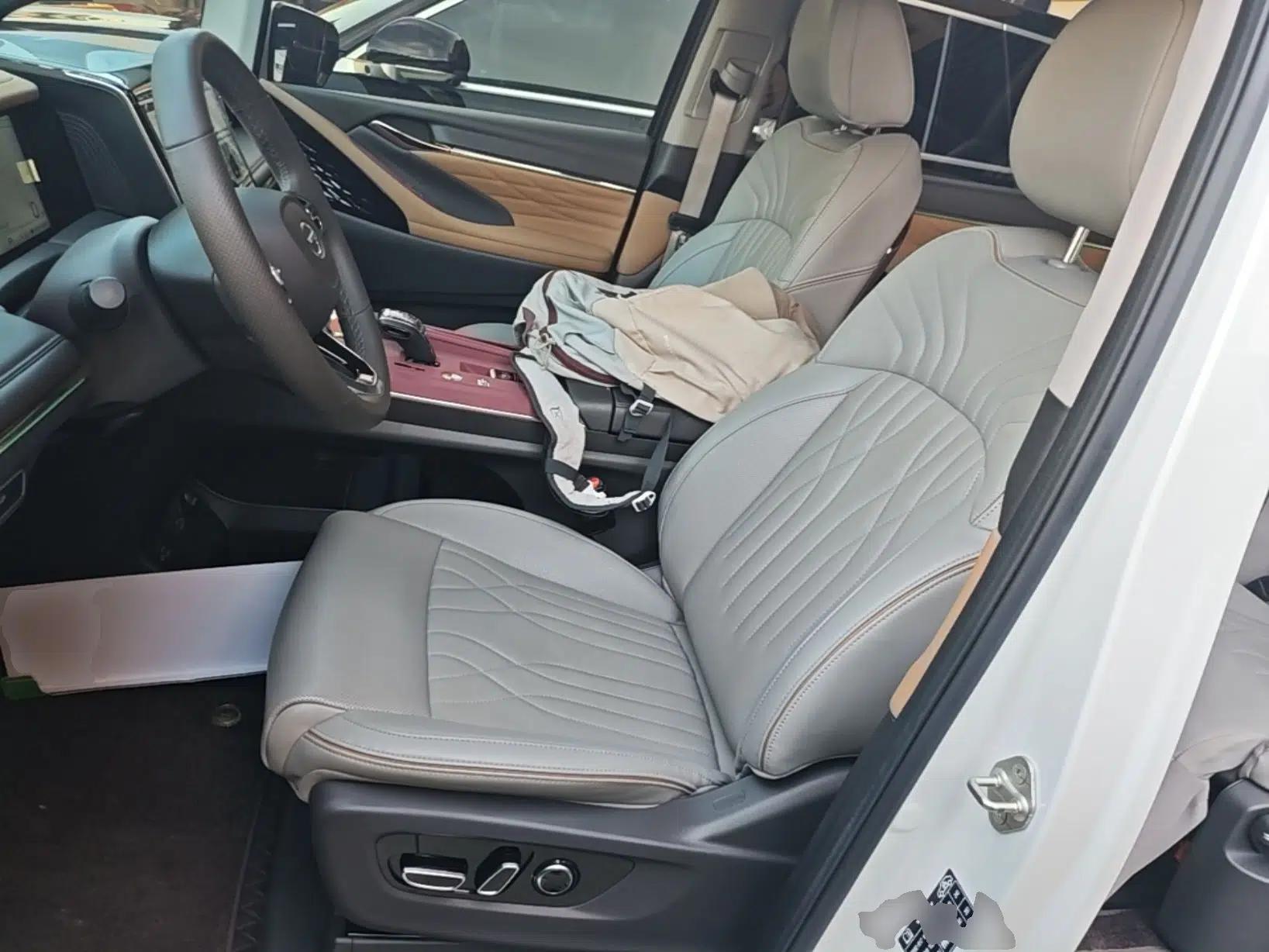 GAC Trumpchi M8 2024 Master Series 400T Ultimate Edition — миниатюра 17