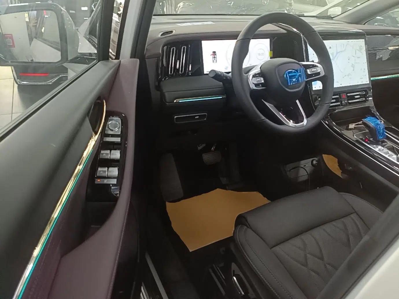 GAC Trumpchi M8 2024 Master Series 400T Ultimate Edition — миниатюра 23