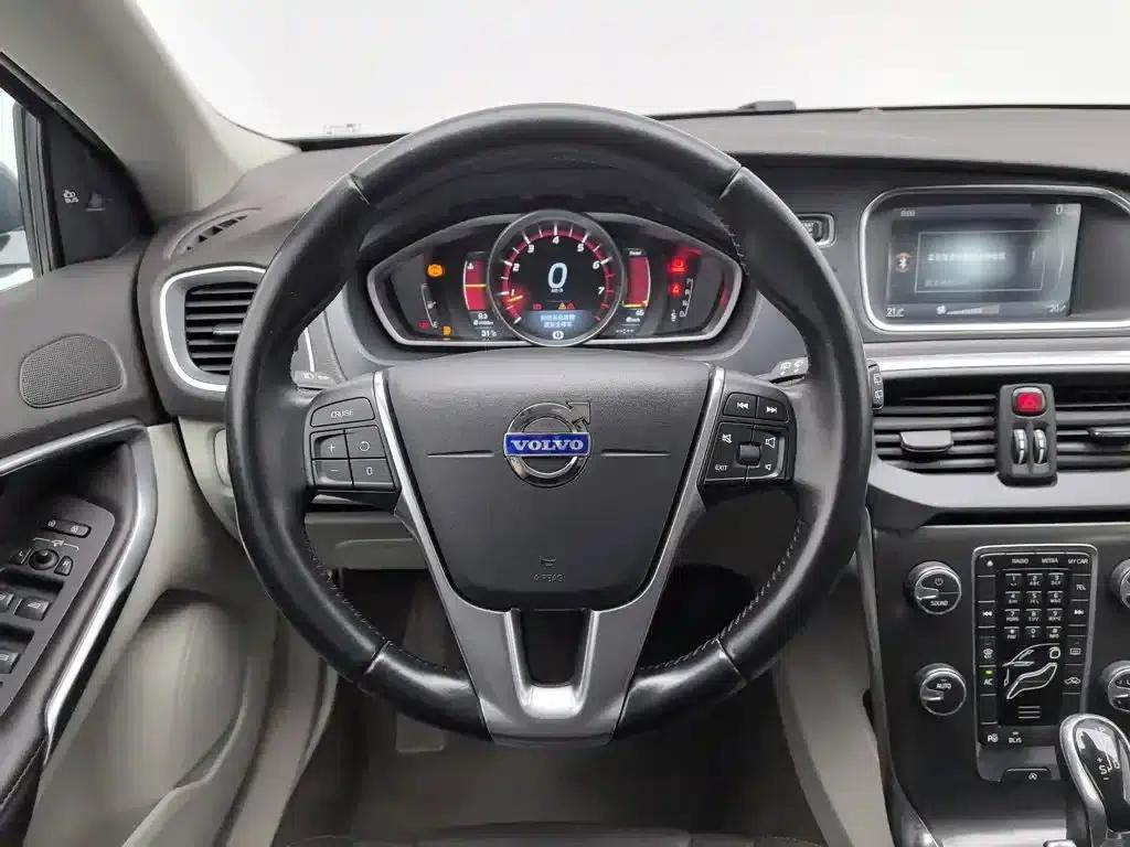 2014 Volvo V40 2.0T Smart Edition — миниатюра 11