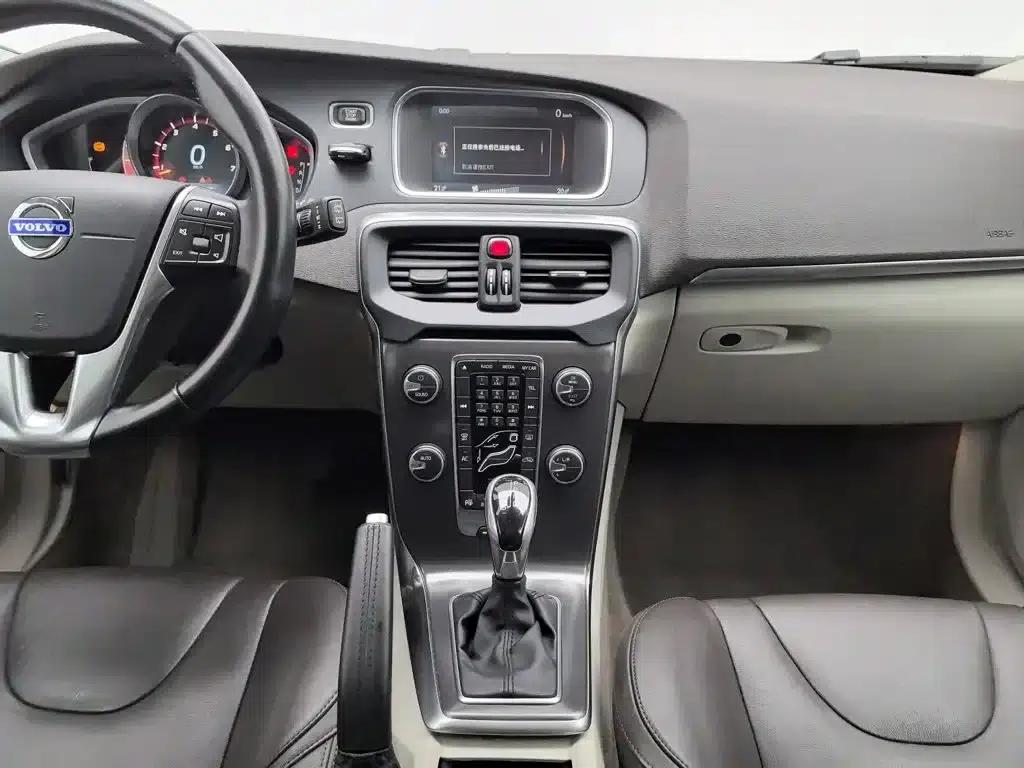 2014 Volvo V40 2.0T Smart Edition — миниатюра 12