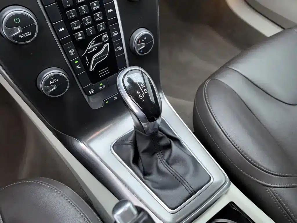 2014 Volvo V40 2.0T Smart Edition — миниатюра 13
