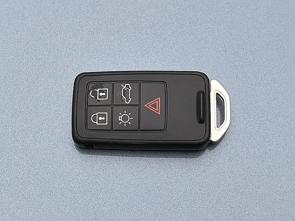 2014 Volvo V40 2.0T Smart Edition — миниатюра 19