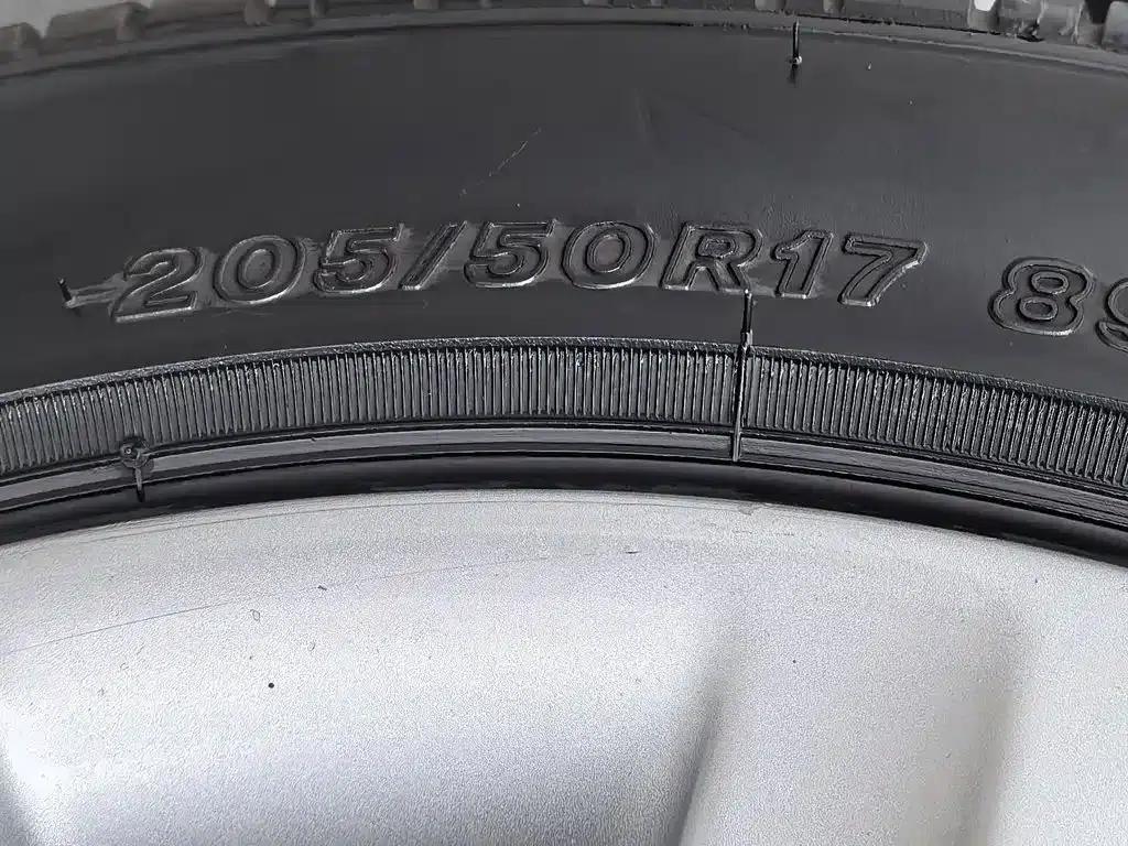 2014 Volvo V40 2.0T Smart Edition — миниатюра 24