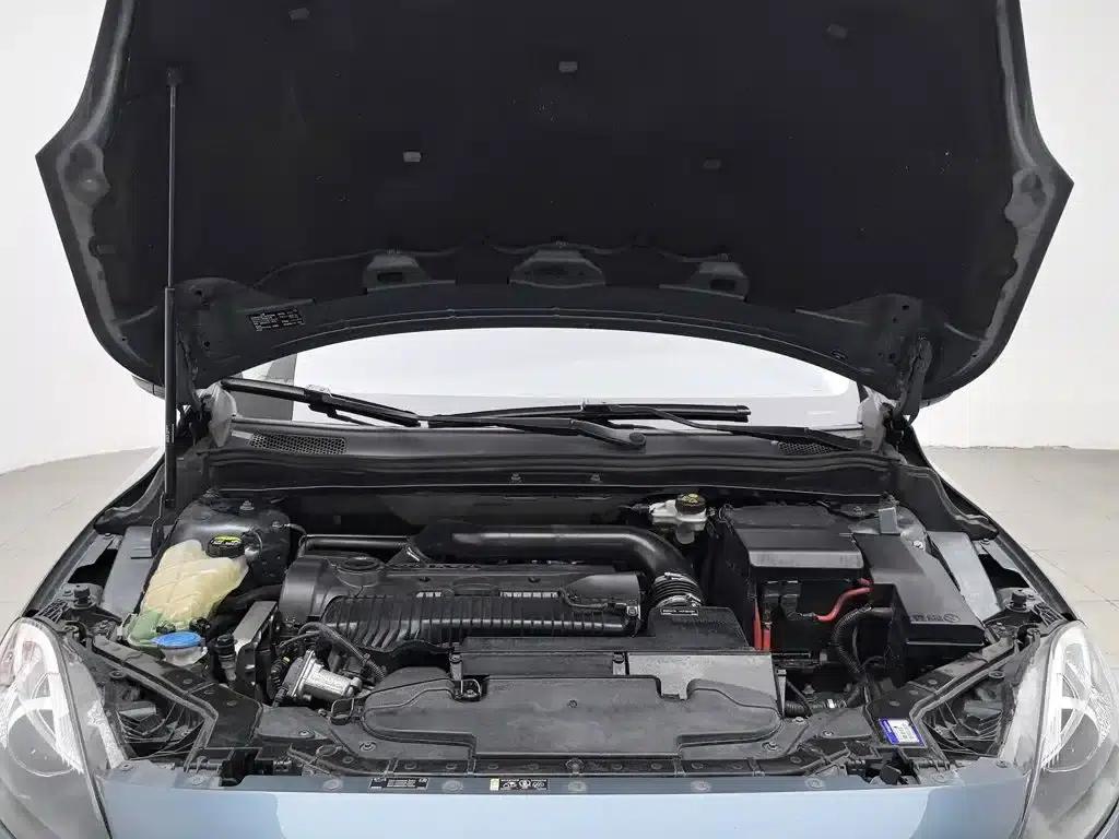 2014 Volvo V40 2.0T Smart Edition — миниатюра 6