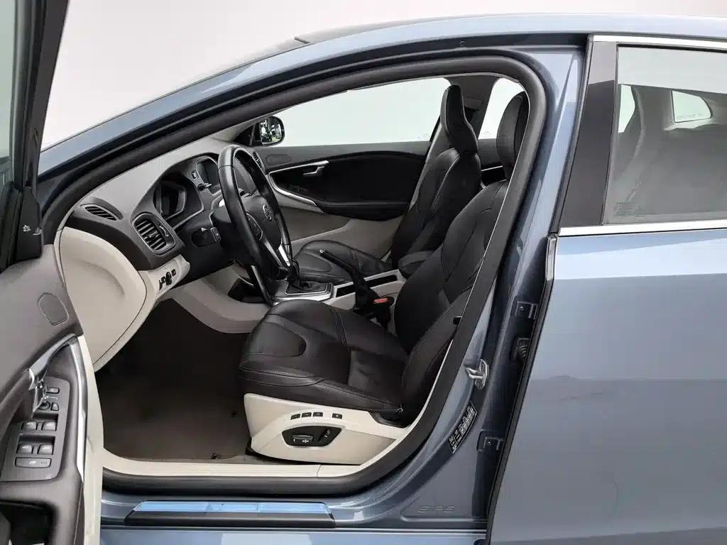 2014 Volvo V40 2.0T Smart Edition — миниатюра 10